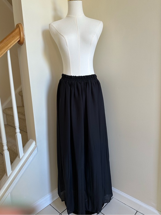 Lew Magram Dresses & Skirts - Black Pleated Skirt- Large